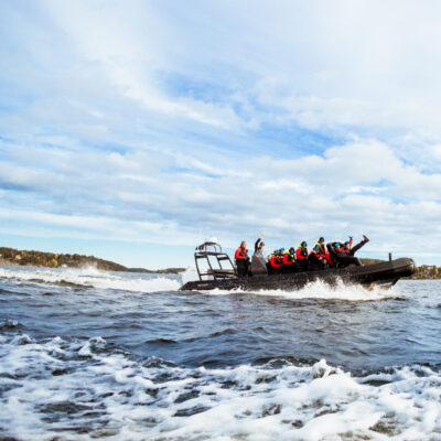 Heldagsutflykt i Stockholms skärgård med RIB