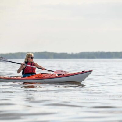 Uppsala: Enkelkajutkajakuthyrning med utrustning