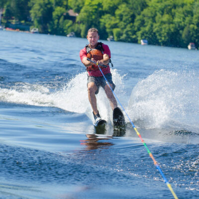 Åk Vattenskidor/Wakeboard för 2