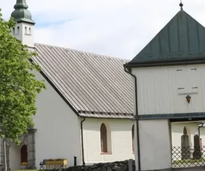 Ännu doftar kärlek på promenad genom stan