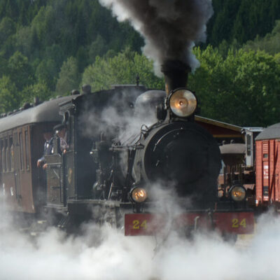 Anten-Gräfsnäs Railway