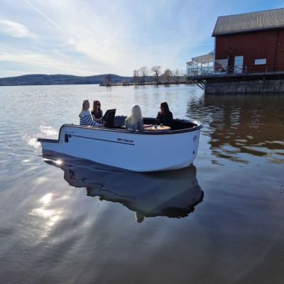 Hyr elbåt från Bowter