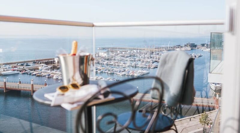 Clarion Hotel® Sea U