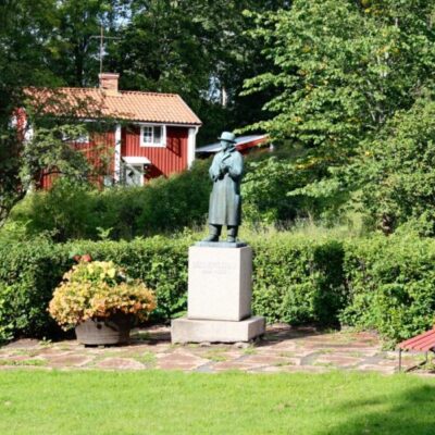 Döderhultarstatyn