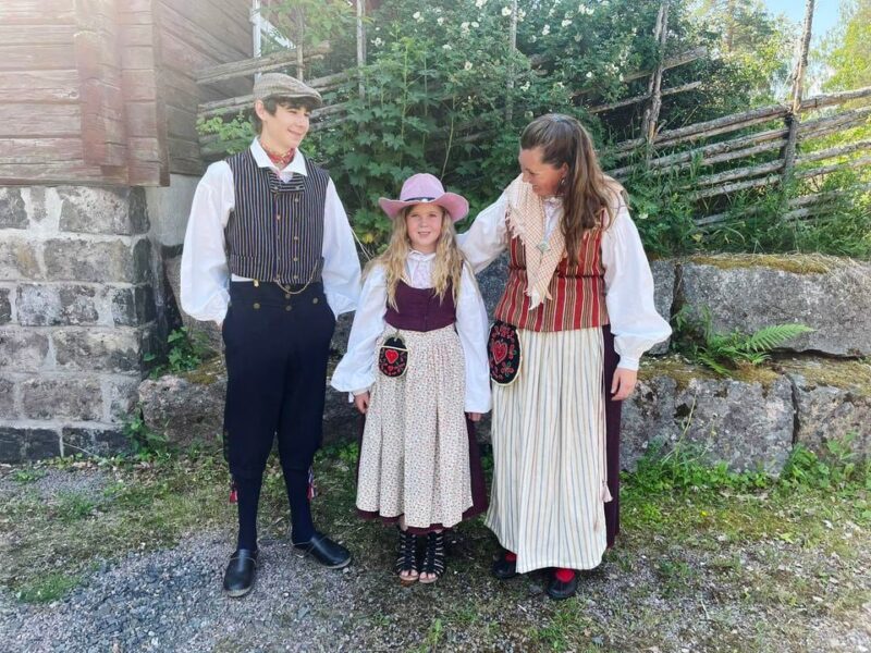 Dräktmarknad & Folkdräktsvisning