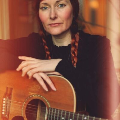 Emaline Delapaix – internationell singer-songwriter i Trollsländans värld