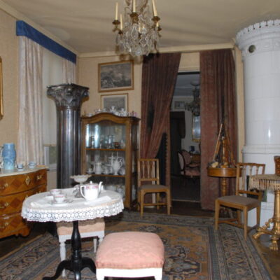 Färghandlare Nordström visar sitt hem