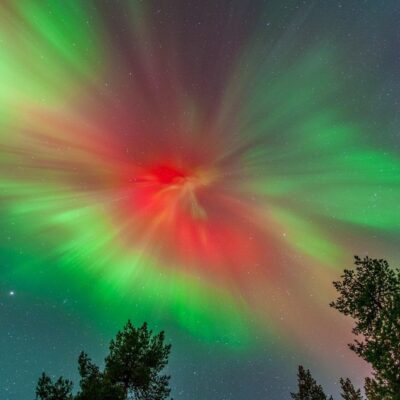 Upplev det majestätiska norrskenet Kiruna-Abisko & middag på lodge