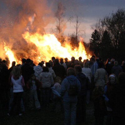 Fira in våren på Sommargården Planteringen