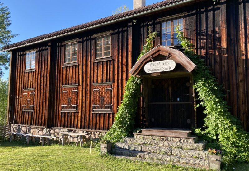 Fira midsommar på Gammelgården i Torsåker!