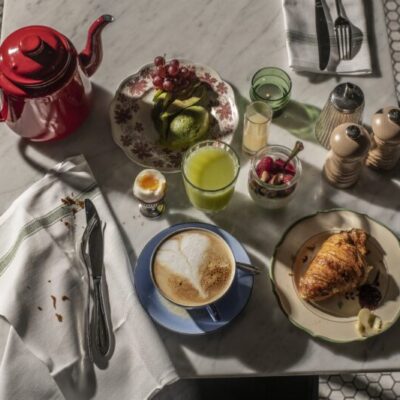 Fransk frukost mitt i stan