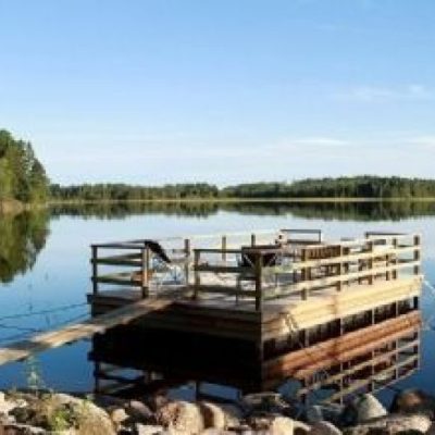 Fritidshus vid sjön Alkvettern