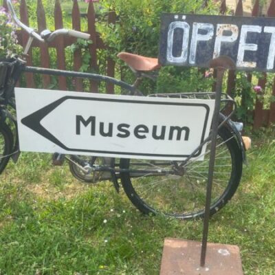 Guidning viklau Gårdsmuseum Bilmuseum