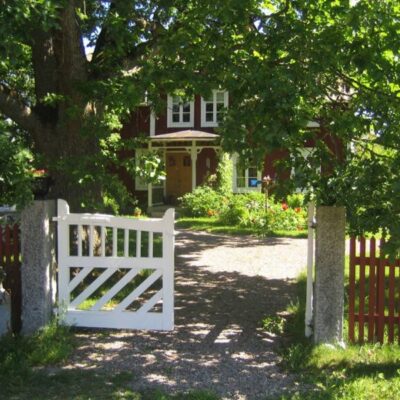 Hårsbäcks Bed & Breakfast och Kajsa-Karins Diversehandel