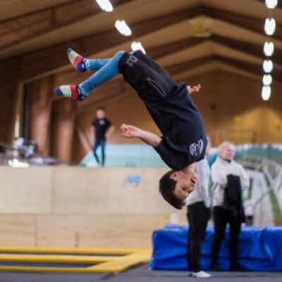 Hoppa på Trampolinparken!