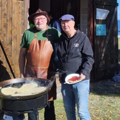 Kolbullensdag i Axmar bruk med utförsäljning av kajaker och tillbehör