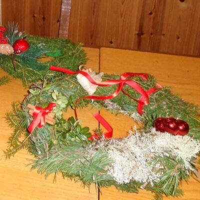 Kom och gör din egen Advents- och Julkrans