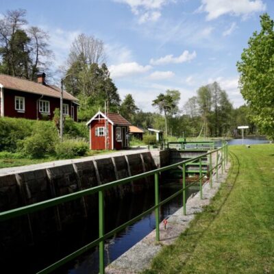Lockkeeper’s cottage by lock 18