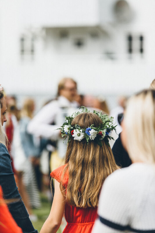 Midsommar vid havskanten