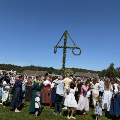 Midsommardans på Bräcke Hembygdsgård