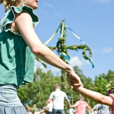 Midsommarfirande på Björkö hembygdsgård