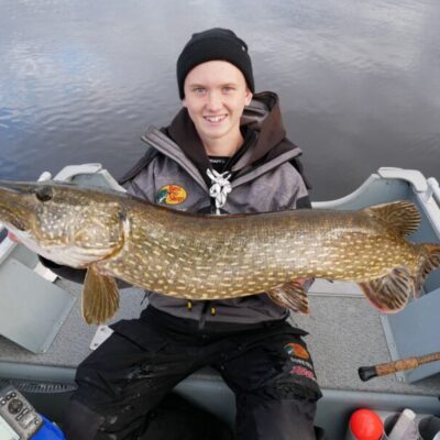 Pike & Perch Fishing – fiskeguider och båtuthyrning