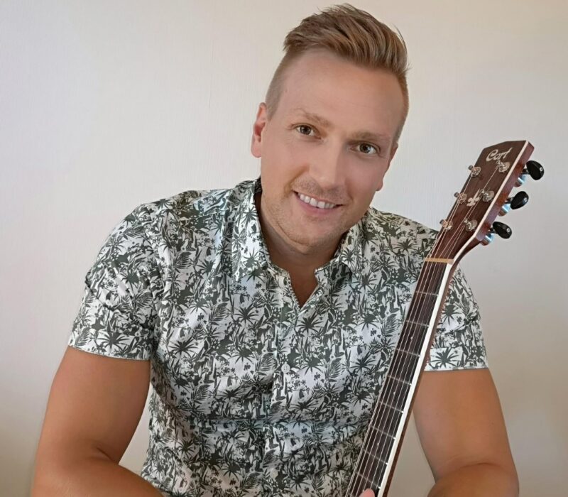 Pop-up underhållning med Henrik Strömberg, för seniorer