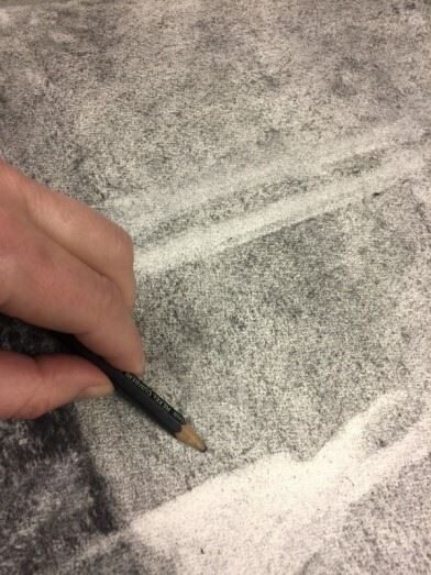 Prova på att teckna och sy på papper