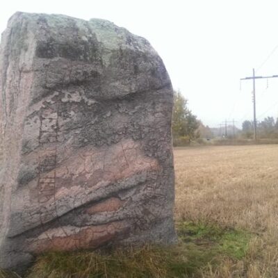 Runstenen på Larvs hed