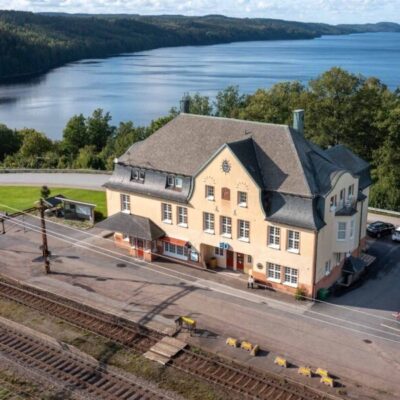 STF Stationshuset i Ed Bed and Breakfast