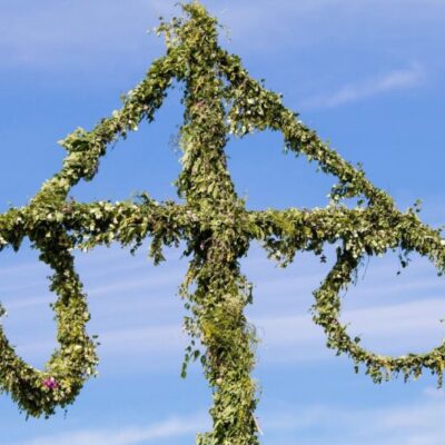 Traditionsenligt midsommarfirande i Lingboparken