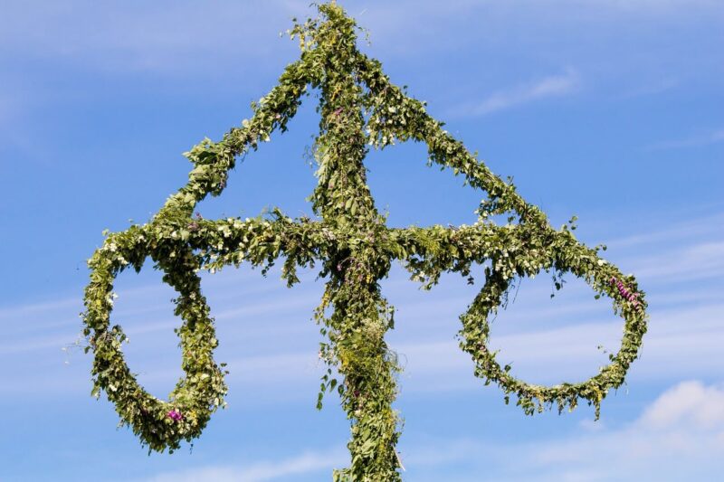 Traditionsenligt midsommarfirande i Lingboparken