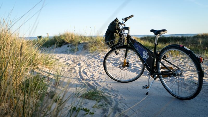 Upptäck Fårö! Hyr cykel per timme från OKGO Hotspot Sudersand Resort