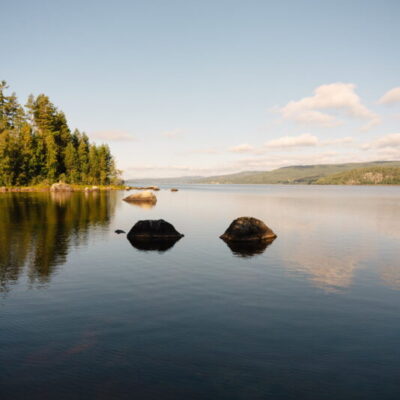 Vandring vid Fröfjorden – Pilgrimsled i medel-svår terräng