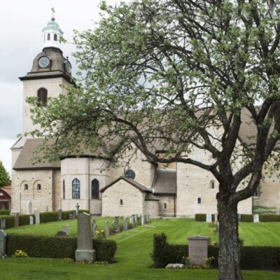 Vreta kloster kyrkby och klosterruin